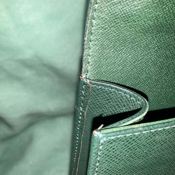 Louis Vuitton Green Taiga Leather Robusto 1 Compartment Briefcase - Picture 12 of 13